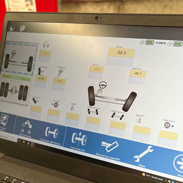 Fleet Service computer wheel alignment