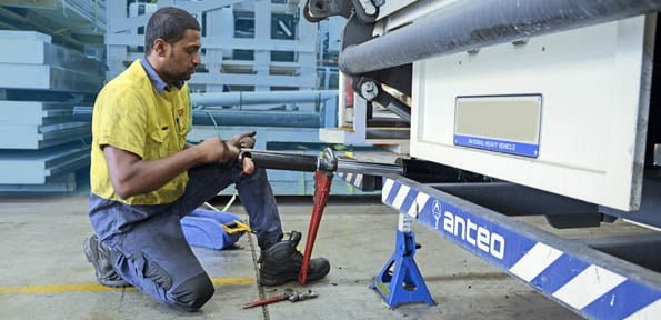 Anteo Service Man 595x288pix | TRS SERVICE Anteo Service at TRS